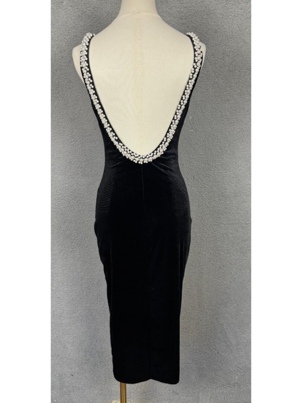 B. Darlin Juniors' Black Velvet Pearl Embellished Dress Low Back Size 1/2 NWOT's